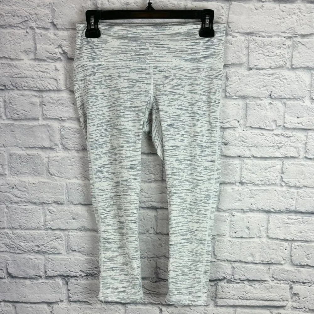 Tesla Gray and White Cropped Leggings Size Medium